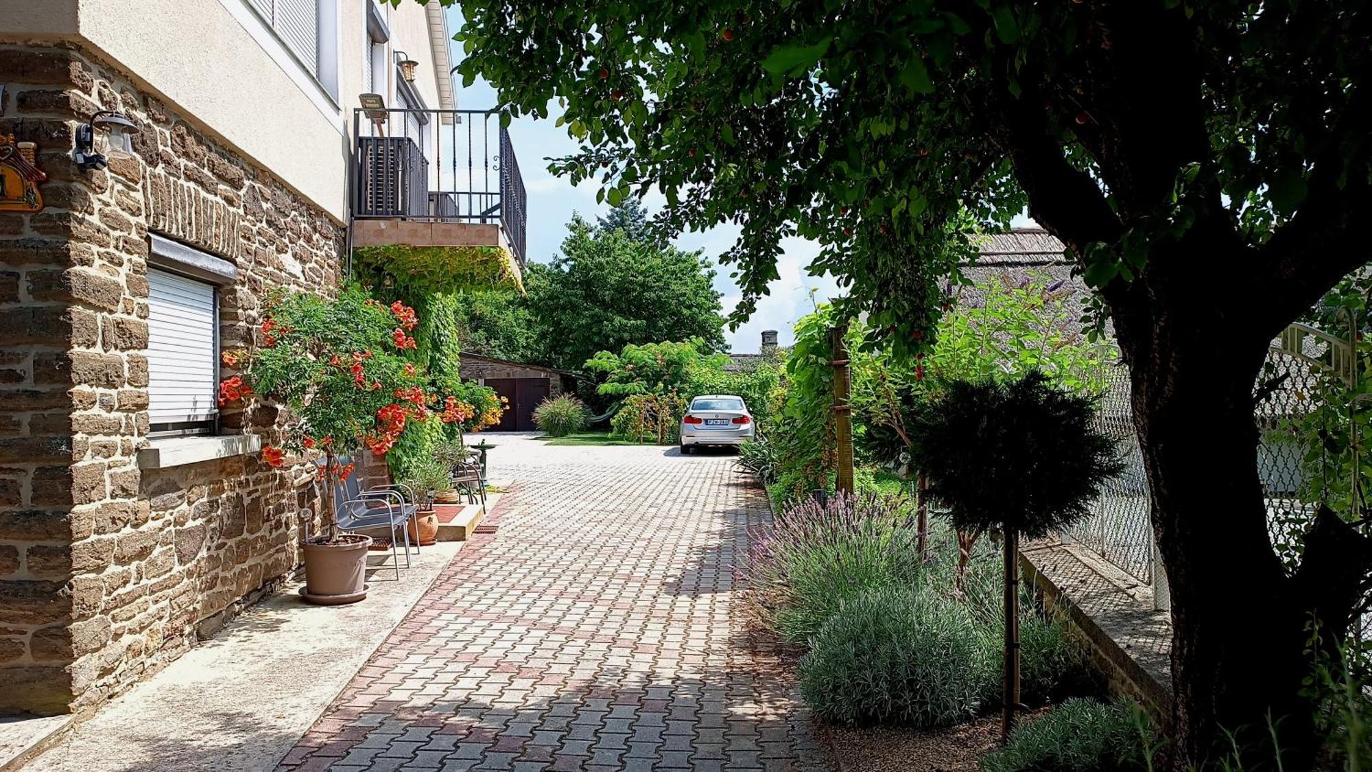 T.H.Ny Village Inn Cottage Tihany Exterior foto